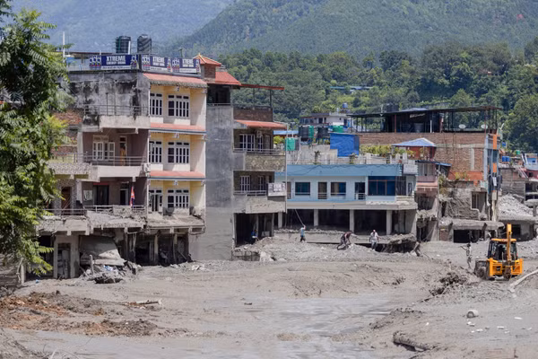 Hiện trường lũ quét tàn phá nghiêm trọng ở khu vực Nuwakot, Nepal ngày 27/8/2026. (Ảnh: THX/TTXVN) 