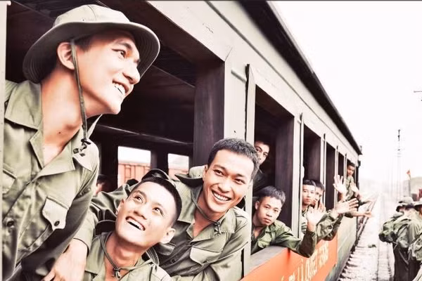 Hình ảnh trong bộ phim “Mưa đỏ”. (Ảnh: Nhà sản xuất)