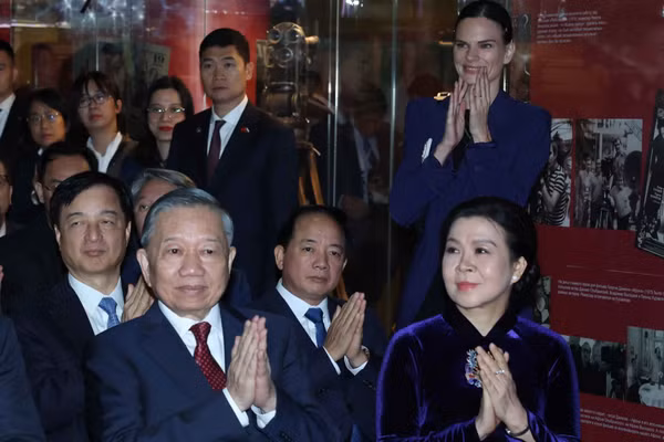 Tổng Bí thư, Chủ tịch nước Tô Lâm và Phu nhân dự chương trình Khai trương Không gian Di sản và Kết nối văn hoá Việt-Nga. (Ảnh: TTXVN)