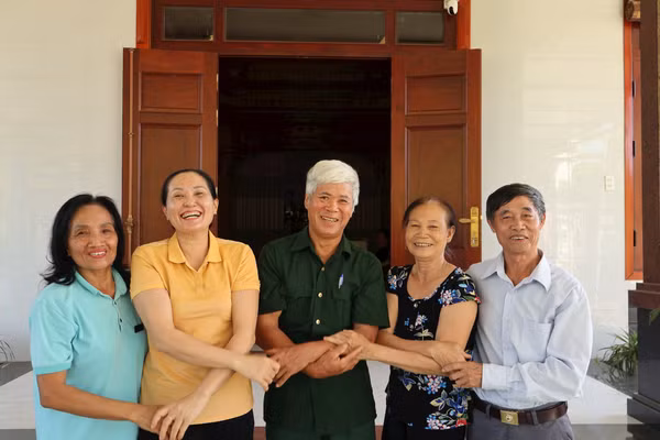 Việc trọng dụng đúng cách, đúng tầm những trí thức sau tuổi nghỉ hưu hành chính là một đòn bẩy kép. 