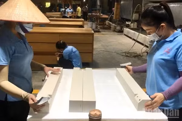 Ngành gỗ Việt Nam tìm dư địa tăng trưởng từ đa dạng hóa thị trường. (Ảnh: VŨ THÀNH)