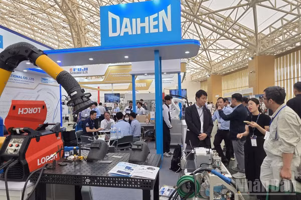 Muốn tham gia sâu hơn vào chuỗi giá trị toàn cầu, doanh nghiệp cần xây dựng hệ sinh thái liên kết giữa doanh nghiệp FDI và doanh nghiệp trong nước. (Ảnh: KIM DUNG)