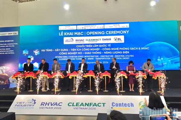 Chuỗi Triển lãm quốc tế Viet Industry - Cleanfact & RHVAC Vietnam 2026 chính thức khai mạc tại sảnh 8, Trung tâm Hội chợ Triển lãm Việt Nam (VEC). (Ảnh: AN NGUYÊN)
