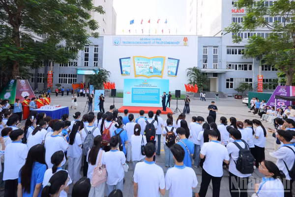 Lễ phát động Cuộc thi “Tìm hiểu pháp luật về sử dụng năng lượng tiết kiệm và hiệu quả” năm 2026 với thông điệp “Tiết kiệm năng lượng-Thịnh vượng tương lai”. (Ảnh: Ban tổ chức)