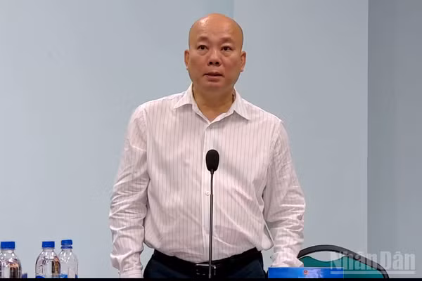 Ông Vũ Bá Phú, Cục trưởng Xúc tiến thương mại phát biểu tại hội nghị. (Ảnh: KIM DUNG)