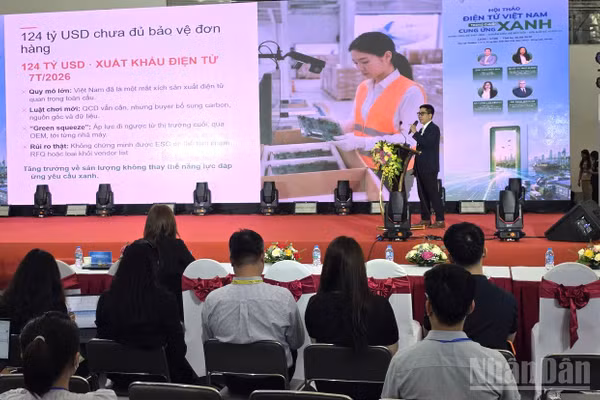 Hiệp hội Doanh nghiệp Điện tử Việt Nam (VIAA) phối hợp Công ty SGS tổ chức hội thảo “Điện tử Việt Nam trong chuỗi cung ứng xanh: Từ ESG, bao bì bền vững đến yêu cầu thị trường toàn cầu”. (Ảnh: KIM DUNG)