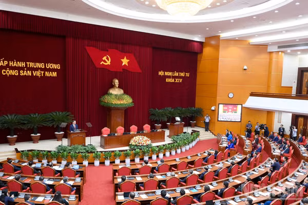 Phiên bế mạc Hội nghị lần thứ tư Ban Chấp hành Trung ương Đảng Cộng sản Việt Nam khóa XIV. (Ảnh: ĐĂNG KHOA)