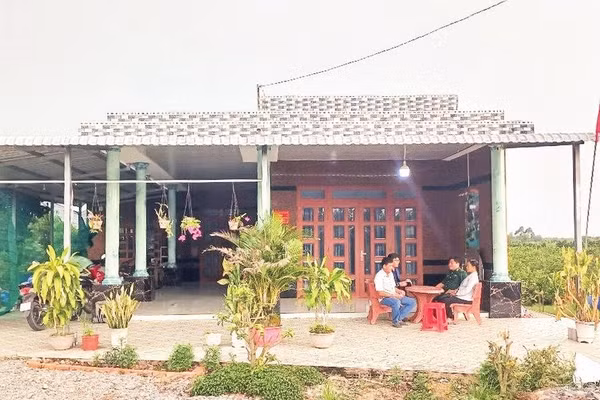 Những căn nhà mới được hỗ trợ xây dựng gần điểm dân cư liền kề Chốt dân quân biên giới.