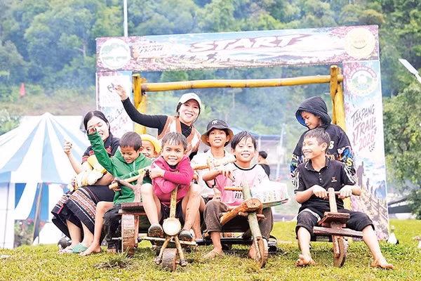 Tak Pang vào hội mùa vàng 