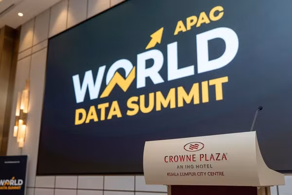 World Data Summit là chuỗi hội nghị quốc tế về dữ liệu, phân tích dữ liệu và ứng dụng công nghệ, được GIA Global Group tổ chức, hằng năm từ năm 2018, nhằm tạo diễn đàn kết nối các chuyên gia và nhà quản lý trong lĩnh vực dữ liệu, phân tích và trí tuệ nhân tạo...