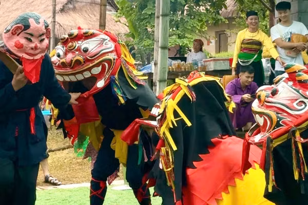Múa Sư tử mèo của dân tộc Nùng - Di sản văn hóa phi vật thể quốc gia. (Ảnh: Ban tổ chức)