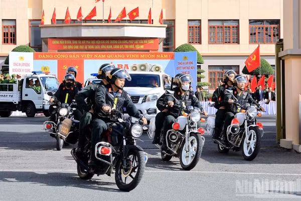 Cán lực lượng xuất quân tại Công an tỉnh Lâm Đồng.
