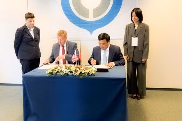 Hải quan Việt Nam và Hải quan Hoa Kỳ ký Bản ghi nhớ về hợp tác trao đổi dữ liệu điện tử bên lề Phiên họp Hội đồng WCO lần thứ 147/148 tại Brussels (Bỉ).