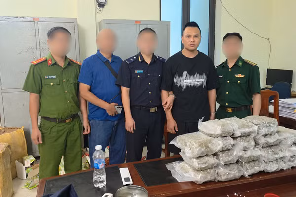 Tang vật gần 9kg thảo mộc nghi là cần sa trong vụ việc được lực lượng chức năng phối hợp phát hiện ngày 11/10/2026. (Ảnh: CHQ)