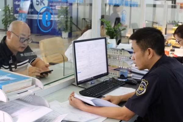 Cơ quan hải quan đẩy mạnh ứng dụng công nghệ trong xử lý thủ tục. (Ảnh: CHQ) 