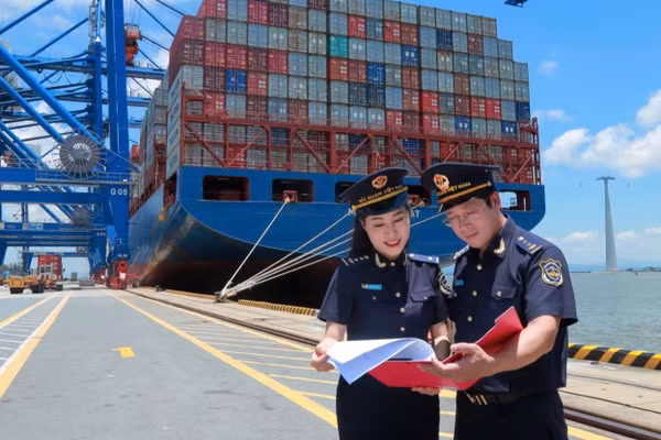Luật Hải quan sửa đổi tạo thêm cơ sở pháp lý để doanh nghiệp tổ chức chuỗi logistics linh hoạt hơn. (Ảnh: CHQ)