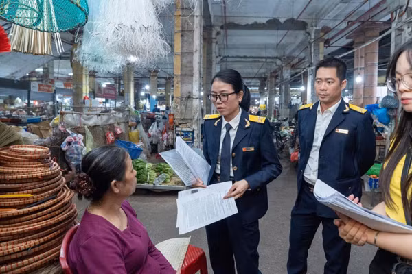 Hộ kinh doanh được tạo thuận lợi trong kê khai, tính và nộp thuế. (Ảnh: TL) 