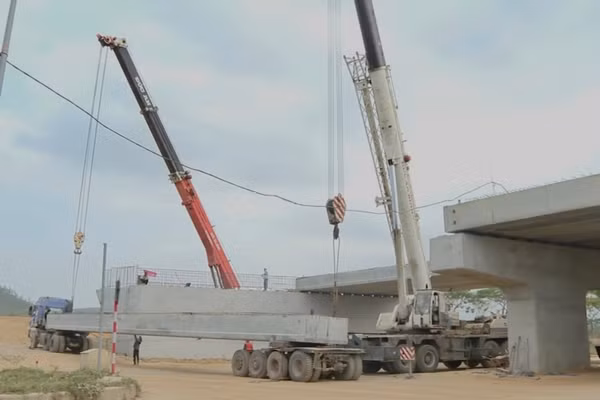 Dự thảo Luật Ngân sách nhà nước (hợp nhất) đề xuất cắt giảm thủ tục trùng lặp, nâng cao hiệu quả quản lý và sử dụng vốn đầu tư công. (Ảnh: KC)