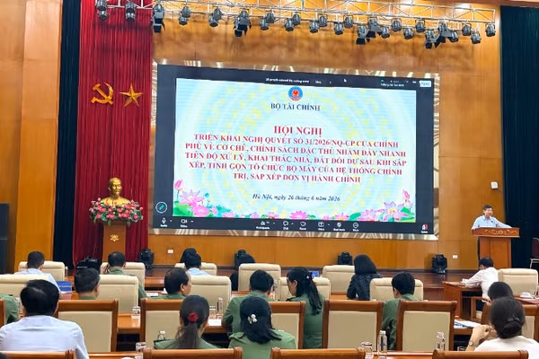 Toàn cảnh hội nghị.