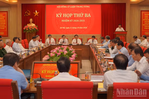 Quang cảnh kỳ họp thứ ba Hội đồng Lý luận Trung ương. (Ảnh: HẢI ĐĂNG)