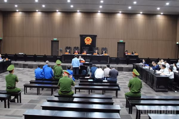 Quang cảnh phiên xét xử sơ thẩm. (Ảnh: HN)