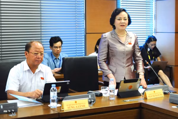 Phó Thủ tướng Phạm Thị Thanh Trà phát biểu trong phiên thảo luận tại tổ về tình hình kinh tế-xã hội tại Kỳ họp thứ Hai, Quốc hội khóa XVI. Ảnh: Phạm Thắng