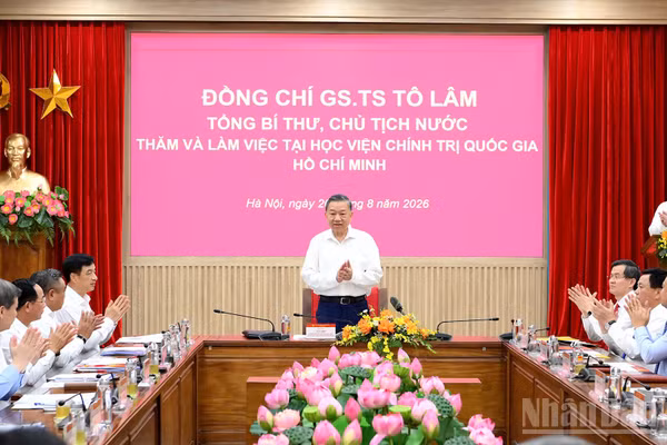 Tổng Bí thư, Chủ tịch nước Tô Lâm làm việc với lãnh đạo chủ chốt của Học viện Chính trị Quốc gia Hồ Chí Minh. (Ảnh: ĐĂNG KHOA)