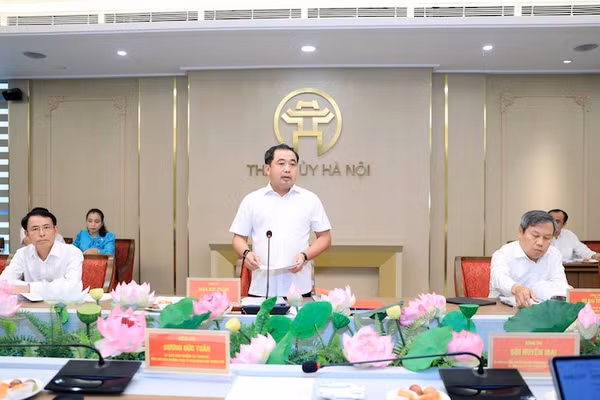 Bí thư Thành ủy Hà Nội Trần Đức Thắng phát biểu chỉ đạo hội nghị. (Ảnh: THÁI QUANG)