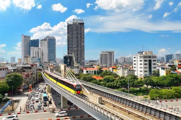 Đường sắt đô thị giúp Hà Nội phát triển không gian đô thị hiệu quả hơn. (Ảnh: PHẠM HÙNG)
