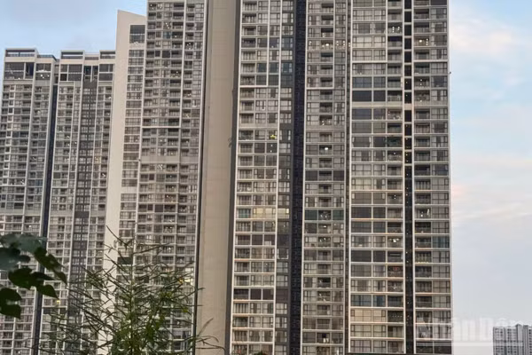 Cân nhắc kỹ tới hoạt động mua bán bất động sản trên môi trường số, đáp ứng yêu cầu thực tế thị trường minh bạch, hiệu quả. (Ảnh: HNV)