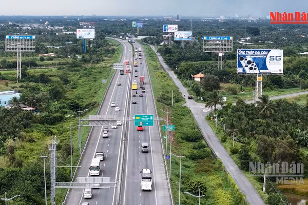 [Video] Ngành xây dựng dẫn đầu tăng trưởng, song nhiều dự án vẫn chậm tiến độ