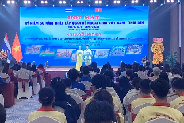 Quang cảnh buổi họp mặt.
