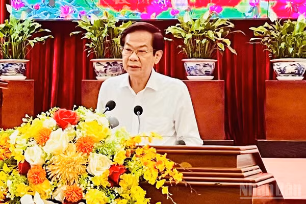 Bí thư Thành ủy Cần Thơ Đỗ Thanh Bình phát biểu ý kiến tại hội nghị. (Ảnh: THANH TÂM)