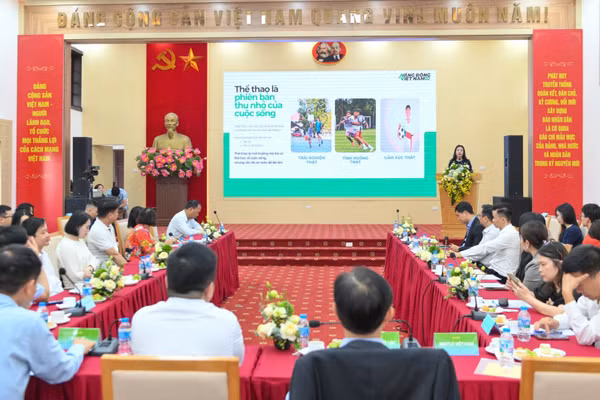 Hội thảo “Phát triển toàn diện thế hệ trẻ Việt Nam: Kiến tạo nguồn lực cho kỷ nguyên mới” do Báo Nhân Dân phối hợp Bộ Giáo dục và Đào tạo tổ chức, với sự đồng hành của Nestlé Việt Nam.