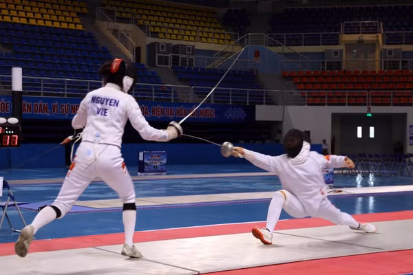Vận động viên Việt Nam tranh tài trong trận chung kết đồng đội nữ kiếm ba cạnh tại Giải vô địch Đông Nam Á 2026.