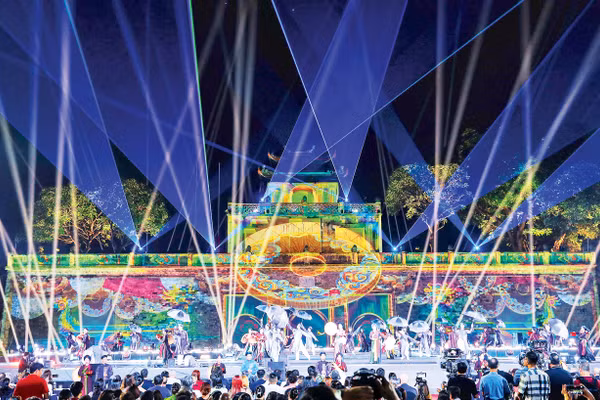 Lễ hội Văn hóa thế giới tại Hà Nội lần thứ nhất - năm 2025, hội tụ nhiều giá trị văn hóa đặc sắc của thế giới và Việt Nam. Ảnh: Khiếu Minh