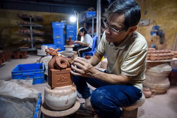 Phát triển làng nghề Bát Tràng thành một điểm đến của du lịch bền vững. Ảnh: Thành Đạt
