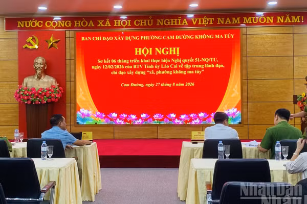 Hội nghị sơ kết 6 tháng thực hiện Nghị quyết 51 về phường xã không ma túy tại phường Cam Đường (Lào Cai), chiều 27/8. (Ảnh: THÀNH TÂM)