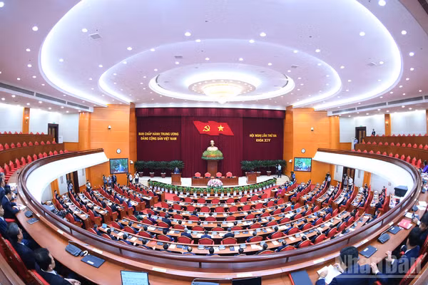 Quang cảnh phiên bế mạc Hội nghị lần thứ ba Ban Chấp hành Trung ương Đảng khóa XIV. Ảnh: ĐĂNG KHOA