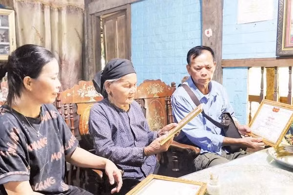 Gia đình chị Mã Thị Tiên, thôn Hùng Tiến là tấm gương điển hình trong phong trào khuyến học, khuyến tài ở xã Tùng Bá.