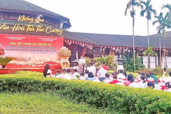 Nhiều hoạt động được tổ chức tại Không gian văn hóa Trà Tân Cương.