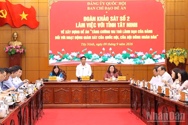 Đoàn khảo sát số 2 do Thượng tướng Nguyễn Doãn Anh, Ủy viên Trung ương Đảng, Phó Chủ tịch Quốc hội làm Trưởng đoàn, làm việc với tỉnh Tây Ninh. (Ảnh: THANH PHONG)