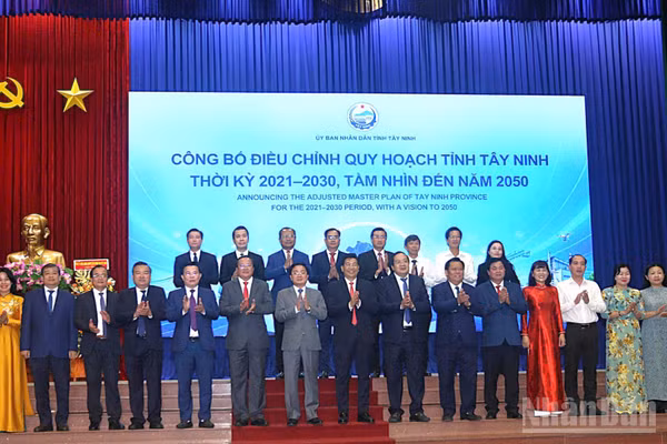 Tây Ninh đã công bố điều chỉnh Quy hoạch tỉnh Tây Ninh thời kỳ 2021-2030, tầm nhìn đến năm 2050 là mở rộng không gian phát triển, tăng cường liên kết vùng, phát huy tiềm năng, lợi thế địa phương. (Ảnh: THANH PHONG)