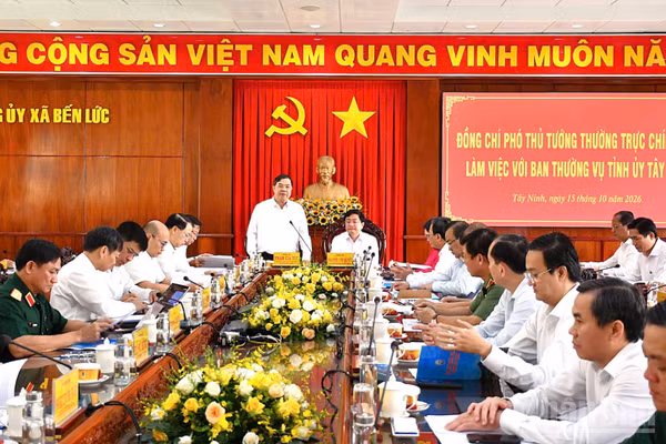 Ủy viên Bộ Chính trị, Phó Thủ tướng Thường trực Chính phủ Phạm Gia Túc cùng Đoàn công tác Trung ương làm việc với tỉnh Tây Ninh. (Ảnh: THANH PHONG)
