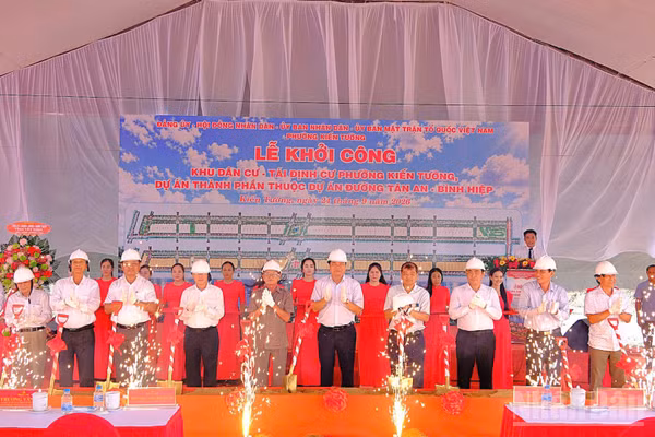 Khởi công xây dựng khu tái định cư đường Dự án đường Tân An-Bình Hiệp vào ngày 24/9/2026. (Ảnh: THANH PHONG)