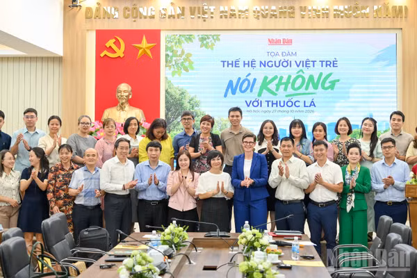 Các đại biểu tại Tọa đàm.