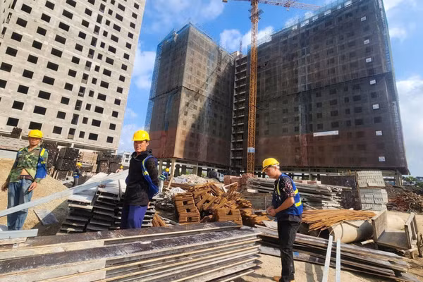 Dự án nhà ở xã hội Tân Phú Hưng, phường Tân Hưng (Hải Phòng) đang được đẩy nhanh thi công, phấn đấu hoàn thành trước hạn. (Ảnh: MINH HẢI)