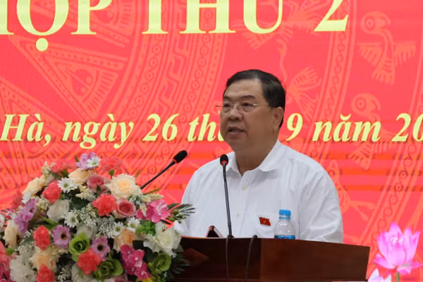 Đồng chí Phạm Gia Túc tiếp thu và giải trình các ý kiến, kiến nghị của cử tri. (Ảnh: NT)