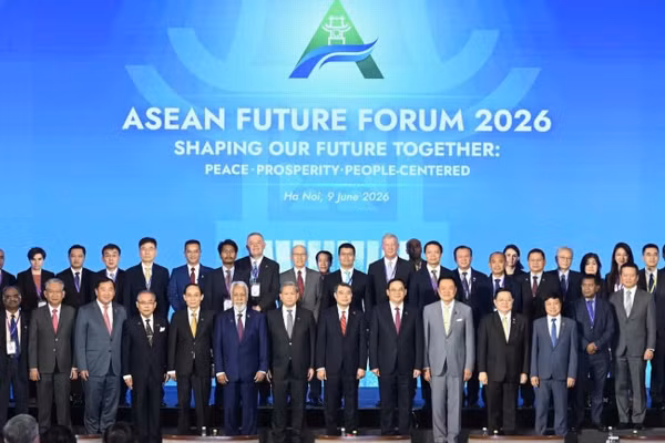 Thủ tướng Lê Minh Hưng cùng các đại biểu chụp ảnh chung tại Diễn đàn Tương lai ASEAN 2026. 