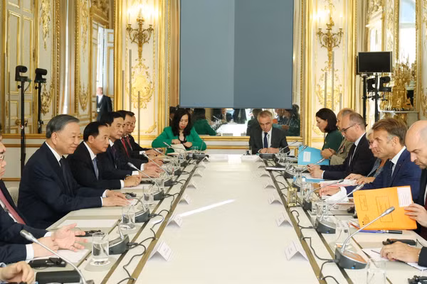 Tổng Bí thư, Chủ tịch nước Tô Lâm và Tổng thống Pháp Emmanuel Macron hội đàm. (Ảnh: Thống Nhất/TTXVN)